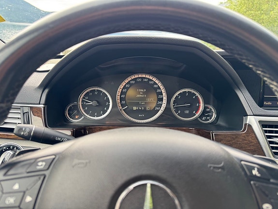 Mercedes-Benz E220 d 17 of 18
