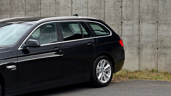 BMW 525d 4 of 5