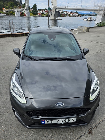Ford Fiesta 4 of 5