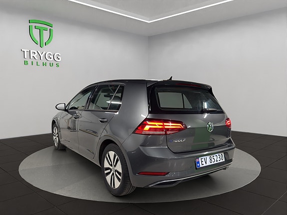 Volkswagen e-Golf VII 3 of 5