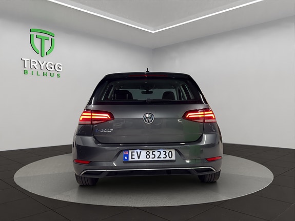 Volkswagen e-Golf VII 4 of 5