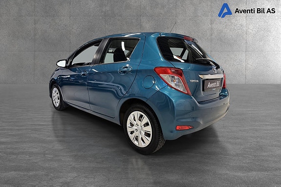 Toyota Yaris 5 of 5
