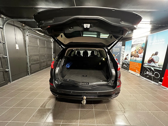 Ford Mondeo 19 of 30
