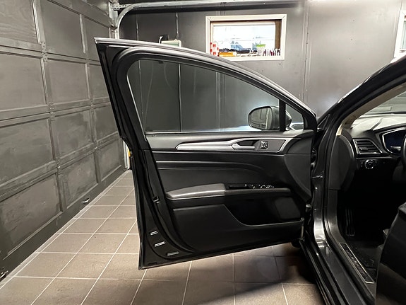 Ford Mondeo 28 of 30