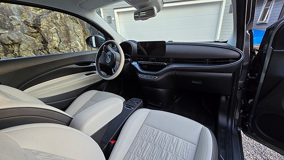 Fiat 500e 25 of 30