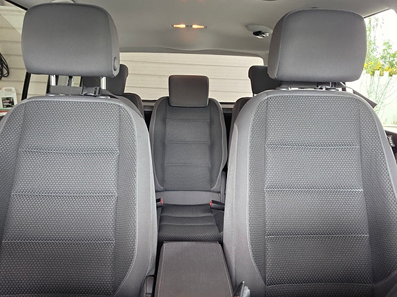 Volkswagen Touran 22 of 30
