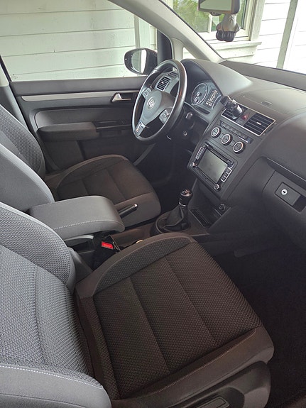 Volkswagen Touran 23 of 30