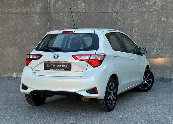Toyota Yaris 5 of 5