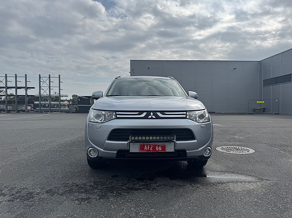 Mitsubishi 3 of 5
