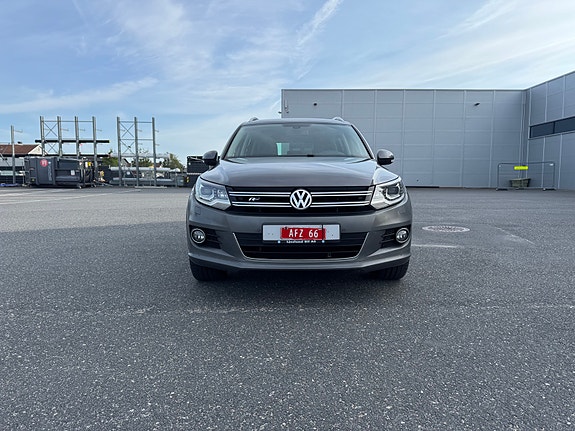 Volkswagen Tiguan 3 of 5