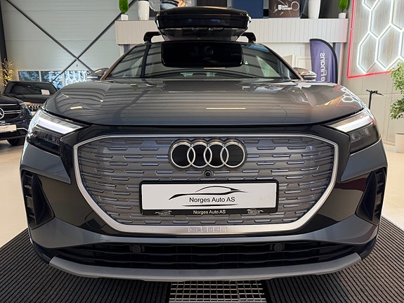 Audi Q4 e-tron 3 of 5