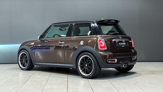 MINI Cooper S 4 of 5