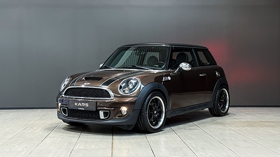 MINI Cooper S 2 of 5