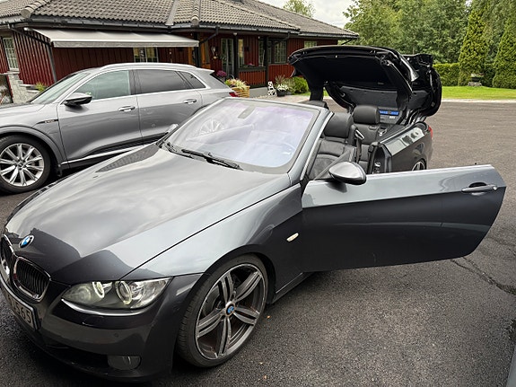 BMW 320i 17 of 21