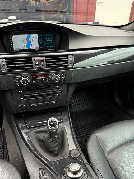 BMW 320i 21 of 21