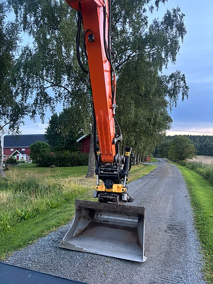 Doosan DX140LCR-7 5 of 9