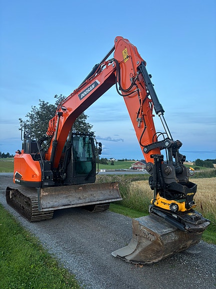 Doosan DX140LCR-7 3 of 9