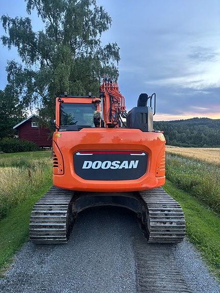 Doosan DX140LCR-7 2 of 9