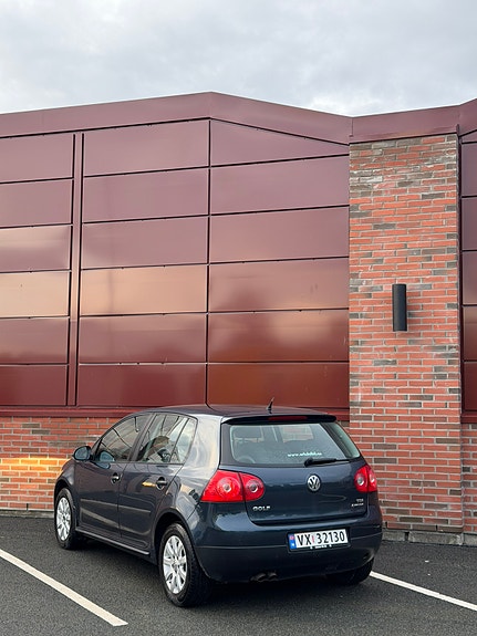 Volkswagen Golf V 4 of 5