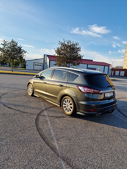 Ford S-MAX 8 of 30