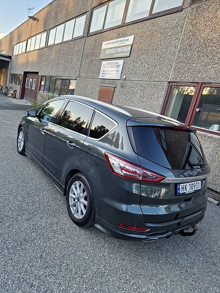 Ford S-MAX 23 of 30