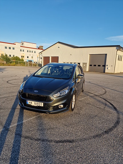 Ford S-MAX 3 of 5