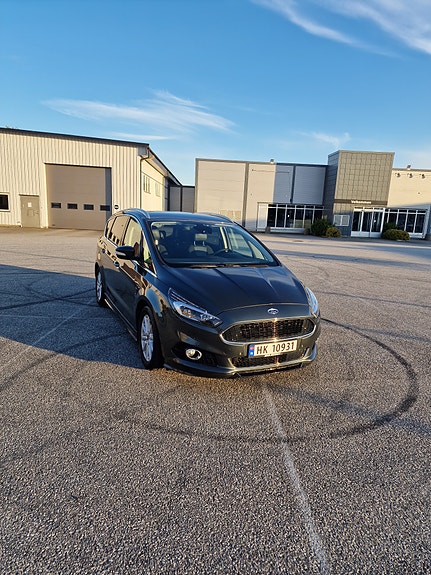 Ford S-MAX 4 of 5