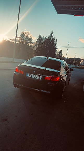 BMW 530d 3 of 5