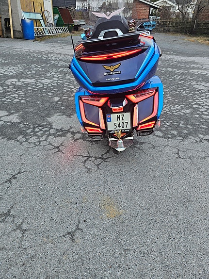 Honda GL 1800 Goldwing Tour 4 of 9
