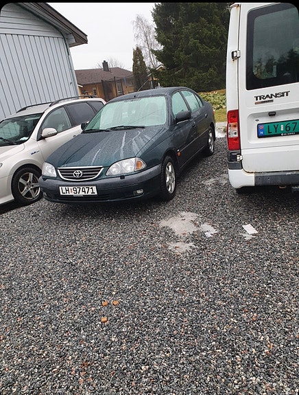 Toyota Avensis 2 of 14