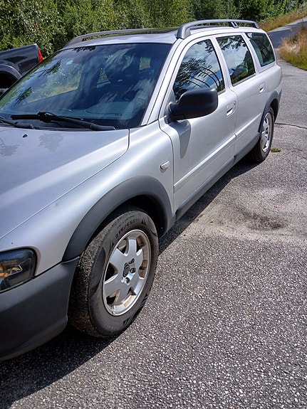 Volvo XC70 3 of 5