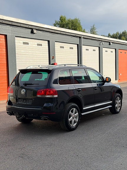 Volkswagen Touareg 5 of 5