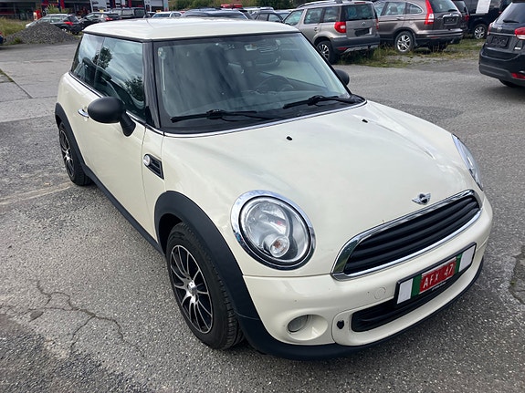 MINI One 2 of 5