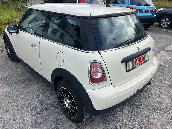 MINI One 4 of 5