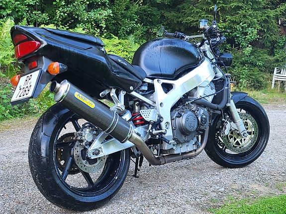 Honda CBR 900 RR 2 of 13