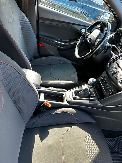Ford Focus 9 of 9