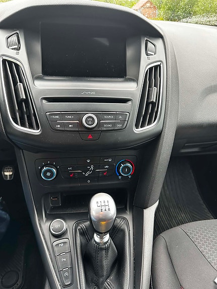 Ford Focus 5 of 9