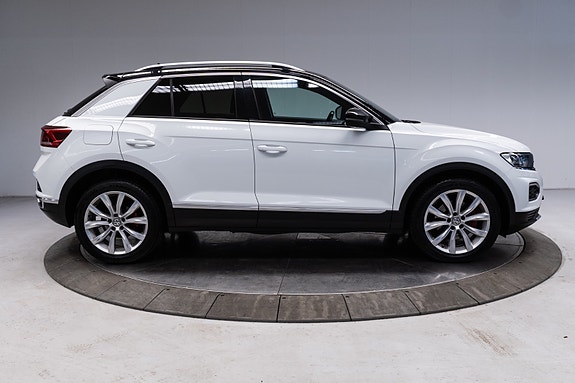 Volkswagen T-Roc 5 of 5
