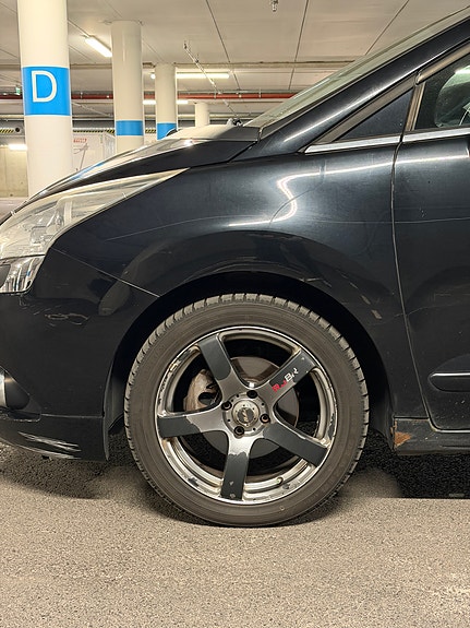 Peugeot 5008 4 of 5
