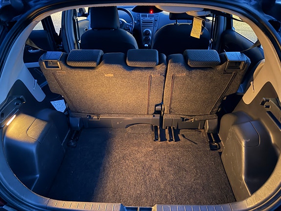 Toyota Yaris 20 of 30