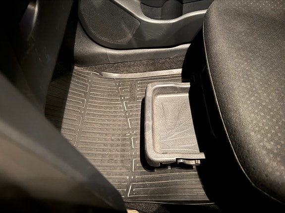 Toyota Yaris 27 of 30