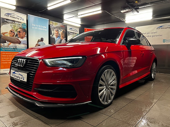 Audi e-tron 4 of 5