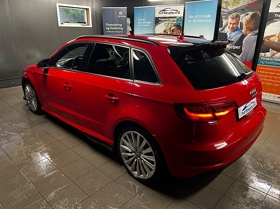 Audi e-tron 5 of 5