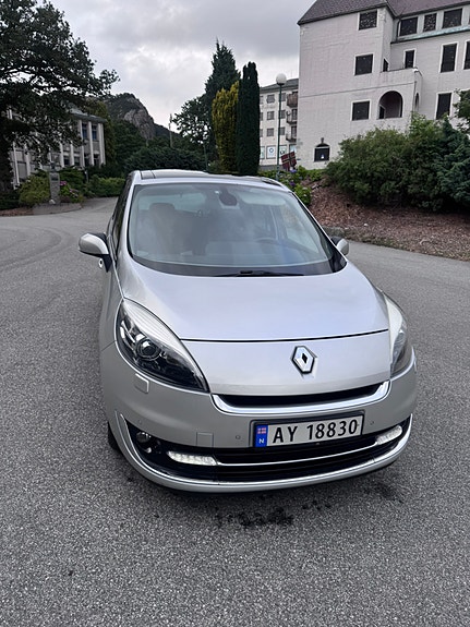 Renault Grand Scenic III 2 of 30