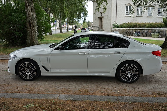 BMW 530e 5 of 5