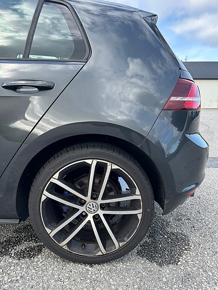 Volkswagen Golf VII 8 of 30