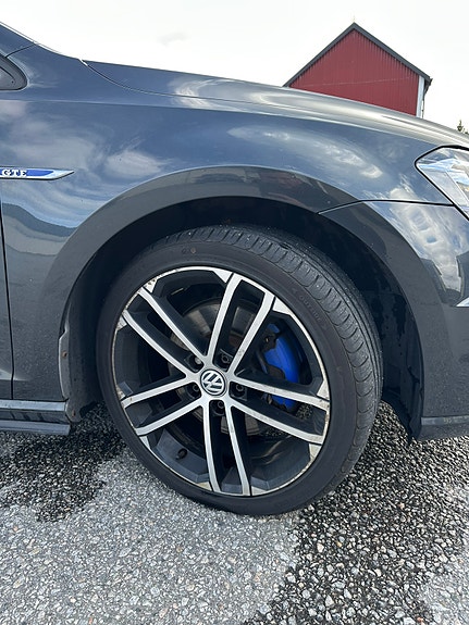 Volkswagen Golf VII 10 of 30