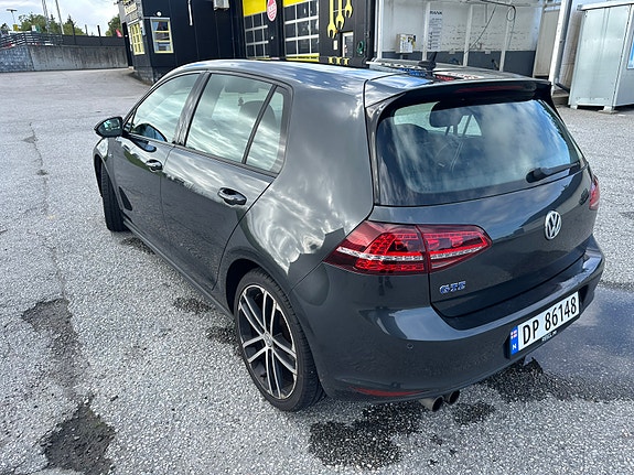 Volkswagen Golf VII 6 of 30