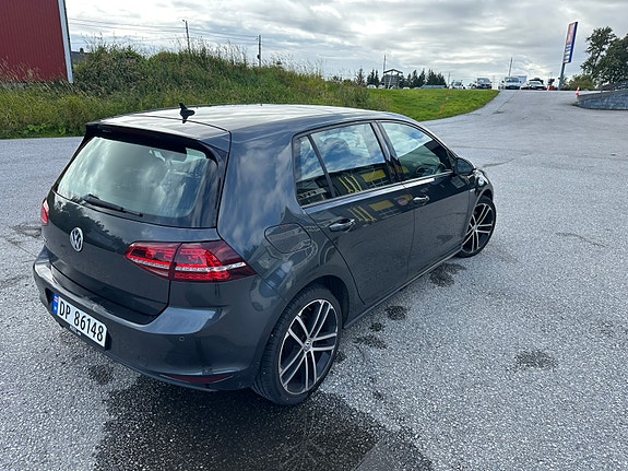 Volkswagen Golf VII 5 of 30
