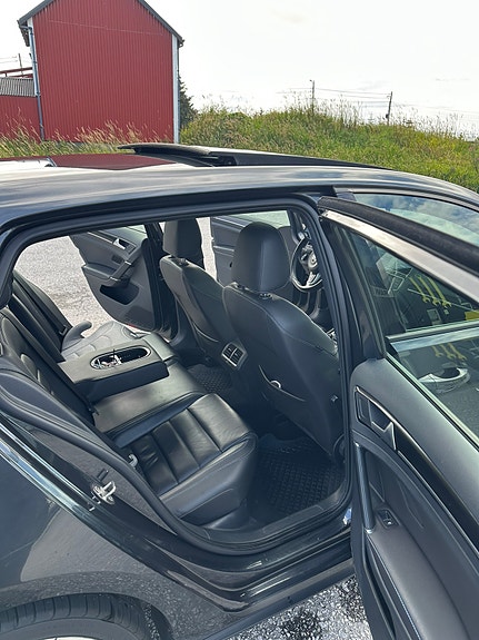 Volkswagen Golf VII 21 of 30